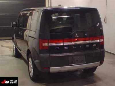 MITSUBISHI DELICA D5
