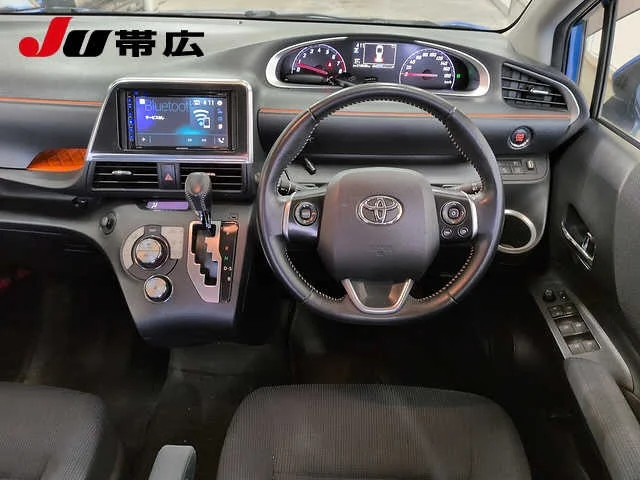 Toyota Sienta  с аукциона в Японии
