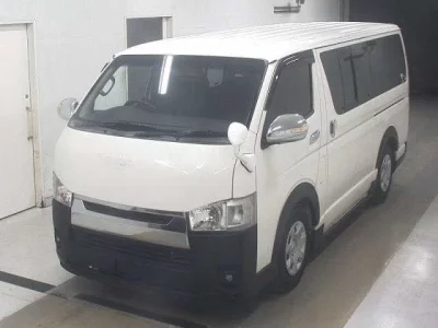 TOYOTA HIACE VAN