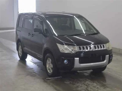 MITSUBISHI DELICA D5