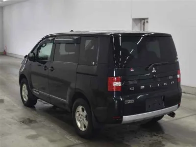 MITSUBISHI DELICA D5
