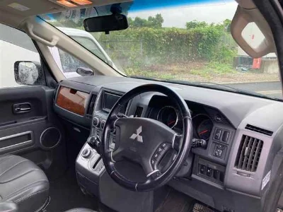 MITSUBISHI DELICA D5