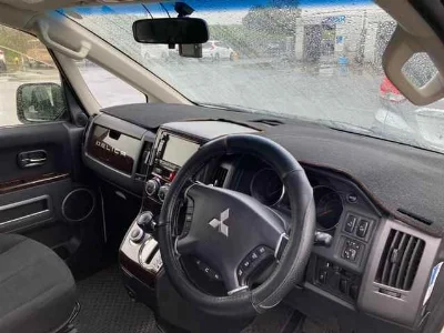 MITSUBISHI DELICA D5
