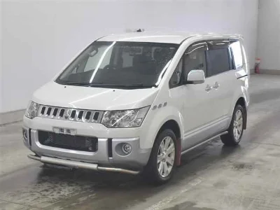 MITSUBISHI DELICA D5