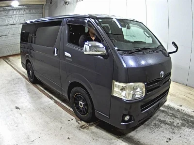 TOYOTA HIACE VAN