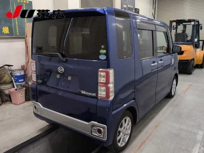 DAIHATSU WAKE