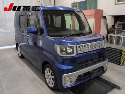 DAIHATSU WAKE