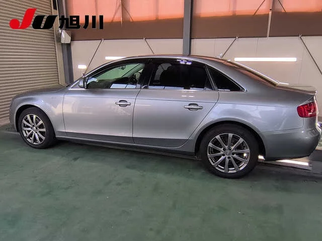 Audi A4  с аукциона в Японии