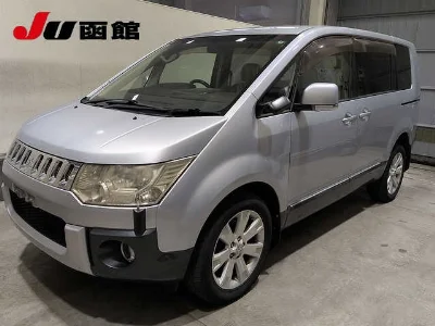 MITSUBISHI DELICA D5
