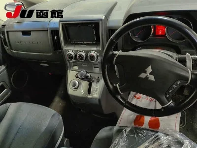 MITSUBISHI DELICA D5