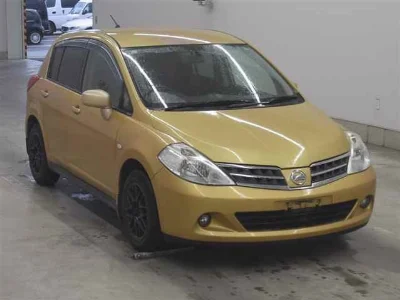 NISSAN TIIDA