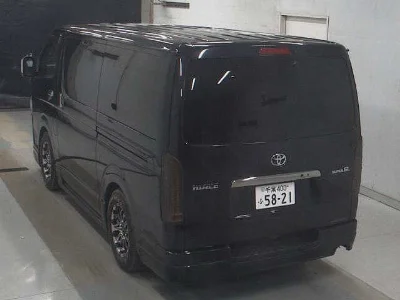 TOYOTA HIACE VAN