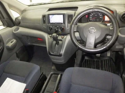 NISSAN NV200