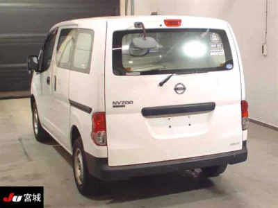 NISSAN NV200