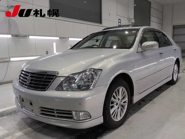 Toyota Crown  с аукциона в Японии