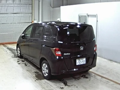 HONDA FREED SPIKE