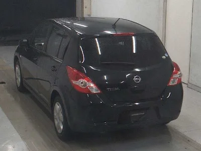 NISSAN TIIDA