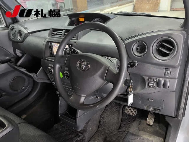 Toyota bB  с аукциона в Японии