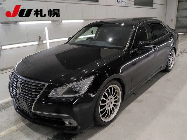 Toyota Crown  с аукциона в Японии
