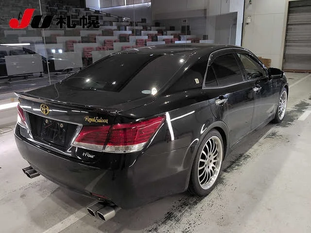 Toyota Crown  с аукциона в Японии