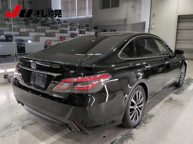 Toyota Crown  с аукциона в Японии