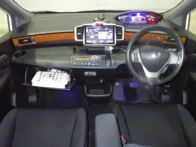 HONDA FREED SPIKE