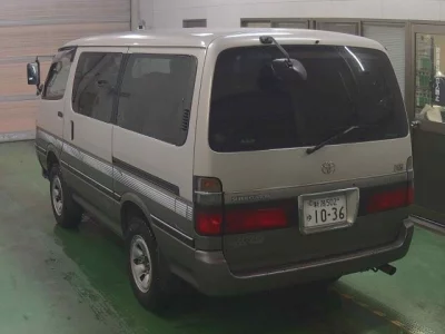 TOYOTA HIACE