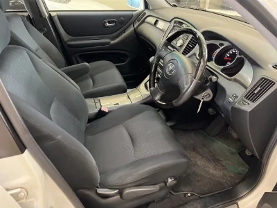 Toyota Kluger V
