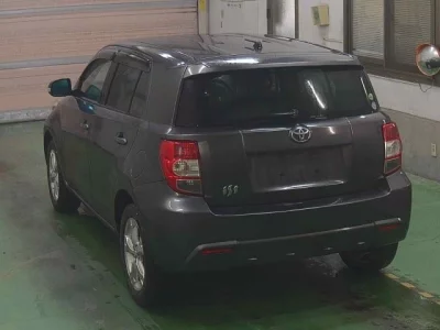 TOYOTA IST