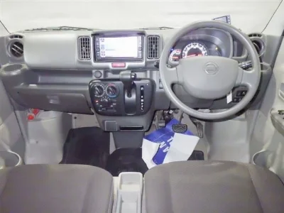 NISSAN CLIPPER VAN