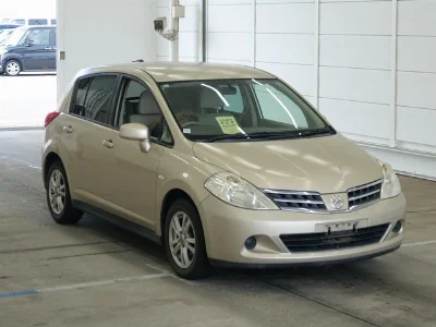 NISSAN TIIDA