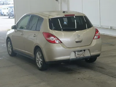 NISSAN TIIDA