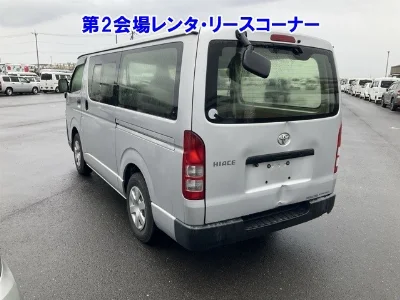 TOYOTA HIACE VAN