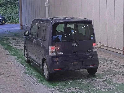 TOYOTA PIXIS SPACE