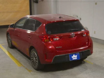 TOYOTA AURIS