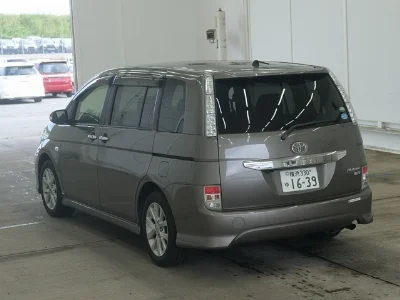 TOYOTA ISIS