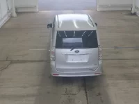 Цена авто Toyota Voxy с аукционов Японии, номер кузова ZRR70W, пробег 150 000, оценка 7