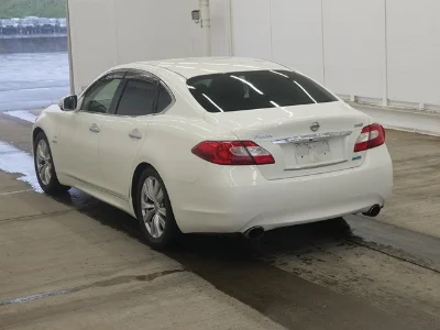 NISSAN FUGA