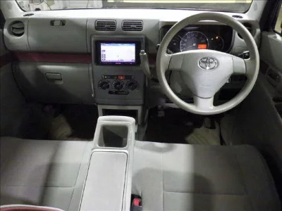 TOYOTA PIXIS SPACE