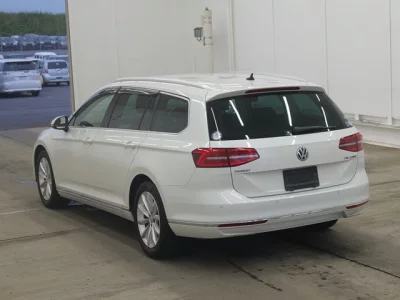 VOLKSWAGEN PASSAT VARIANT