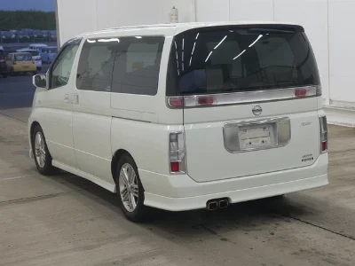 NISSAN ELGRAND