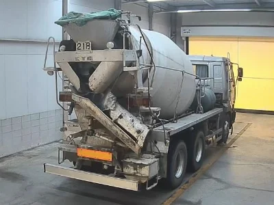 NISSAN UD