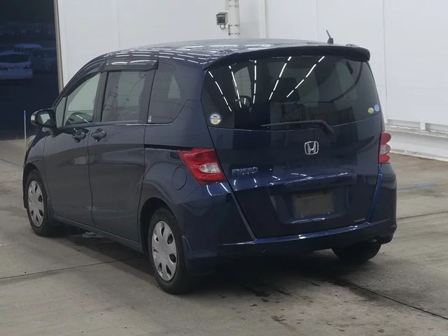 Honda Freed X, миниатюра 2