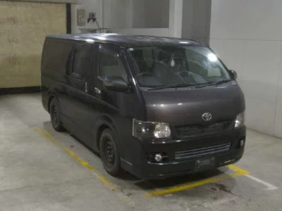 TOYOTA HIACE VAN