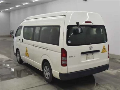 TOYOTA HIACE