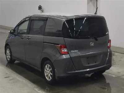 HONDA FREED SPIKE
