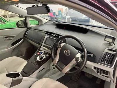 TOYOTA PRIUS PHV