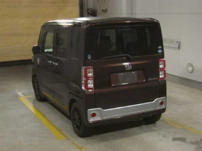DAIHATSU WAKE