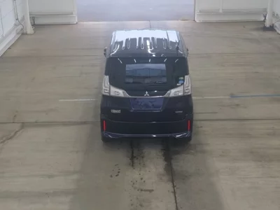 MITSUBISHI DELICA D2