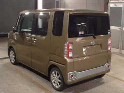 DAIHATSU WAKE